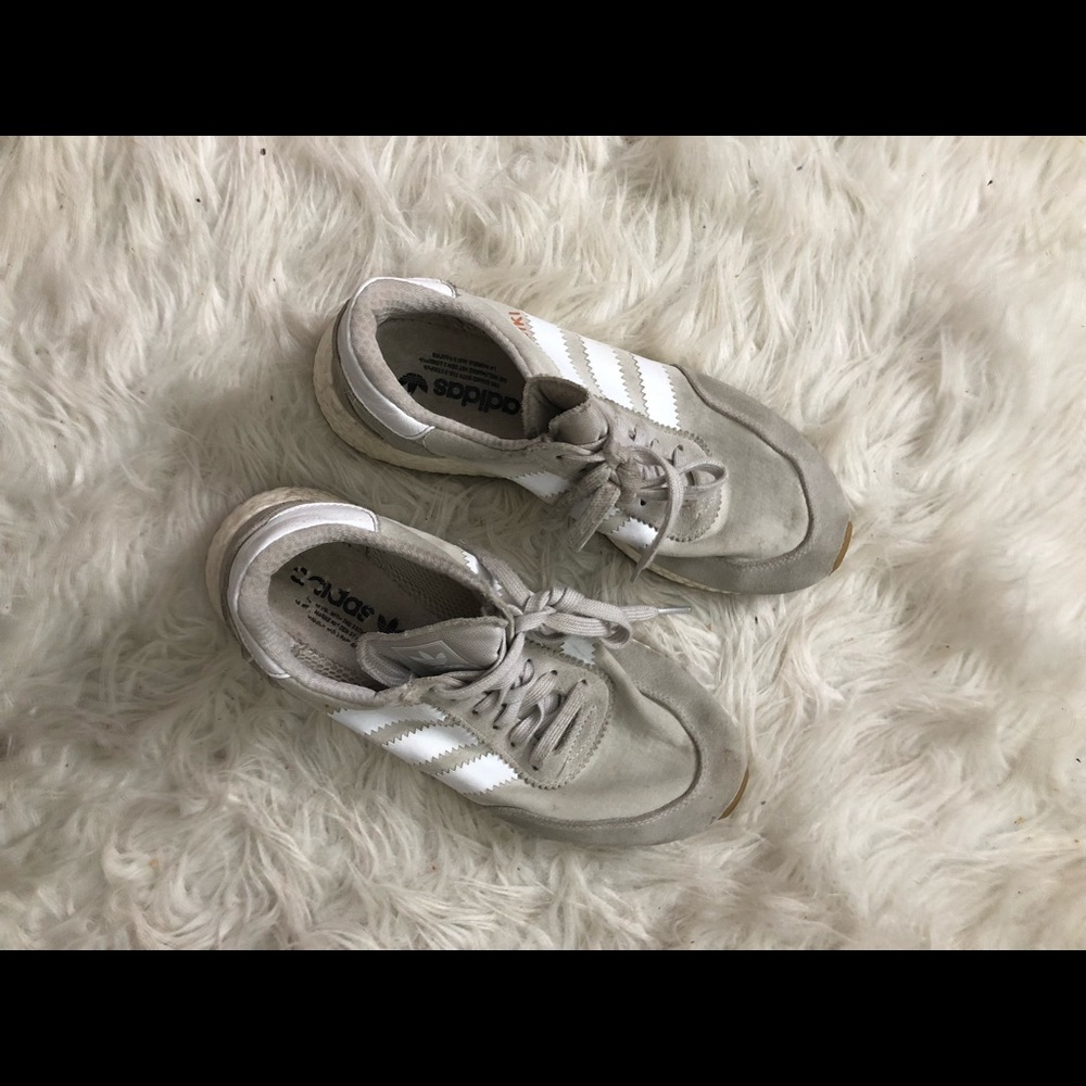 Adidas iniki tennis shoes